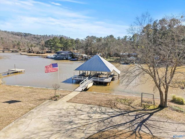 200 Canoe Creek Road, Rainbow City, AL 35906