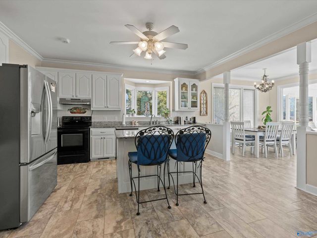 200 Canoe Creek Road, Rainbow City, AL 35906