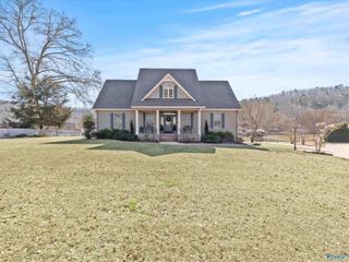 200 Canoe Creek Road, Rainbow City, AL 35906