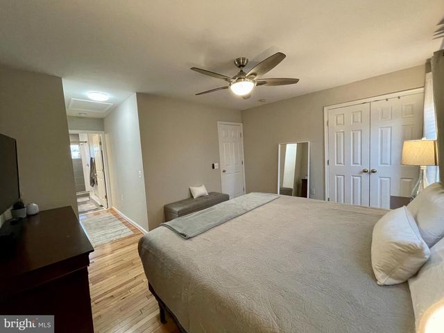 23052 FONTWELL SQ, Sterling, VA 20166