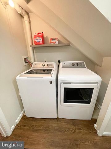 23052 FONTWELL SQ, Sterling, VA 20166