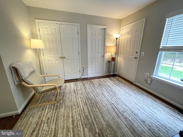 23052 FONTWELL SQ, Sterling, VA 20166