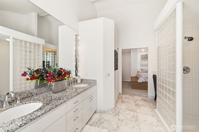 28630 Soundview Drive S, Des Moines, WA 98198