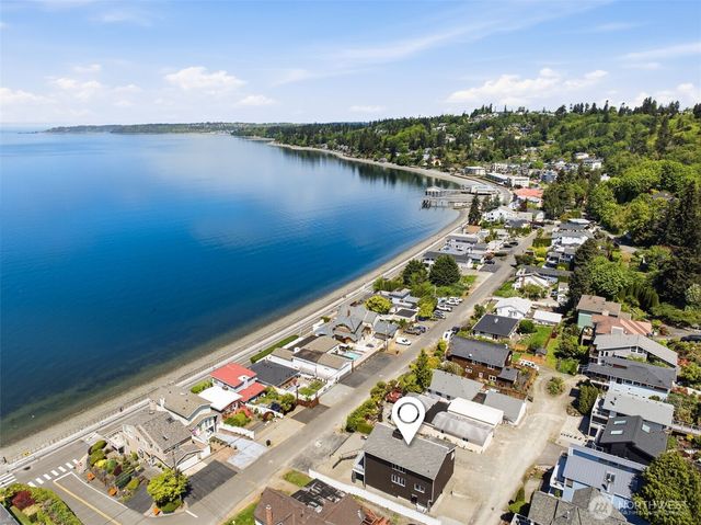 28630 Soundview Drive S, Des Moines, WA 98198