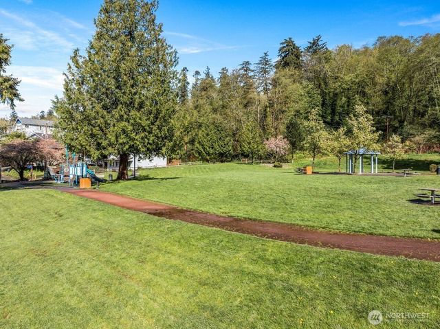 28630 Soundview Drive S, Des Moines, WA 98198