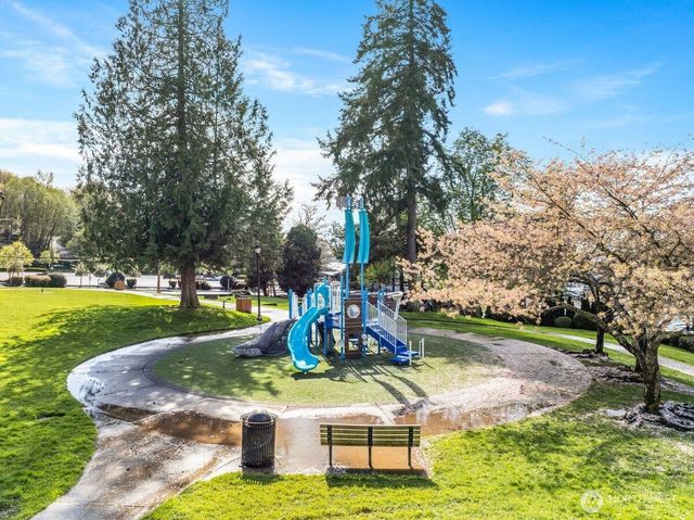 28630 Soundview Drive S, Des Moines, WA 98198
