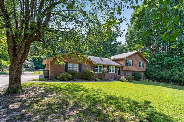 2197 Valley Creek Circle, Snellville, GA 30078