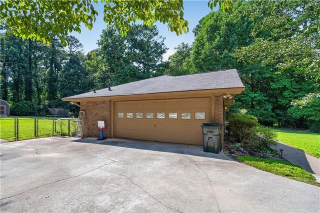 2197 Valley Creek Circle, Snellville, GA 30078