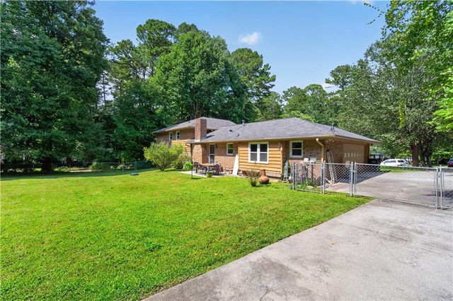 2197 Valley Creek Circle, Snellville, GA 30078
