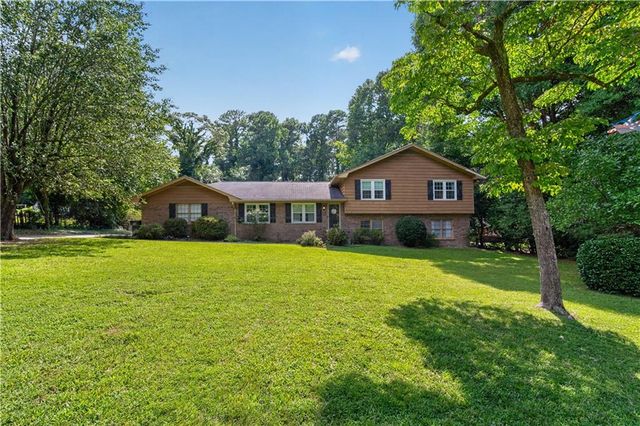 2197 Valley Creek Circle, Snellville, GA 30078
