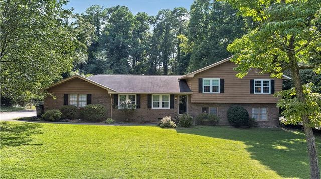 2197 Valley Creek Circle, Snellville, GA 30078