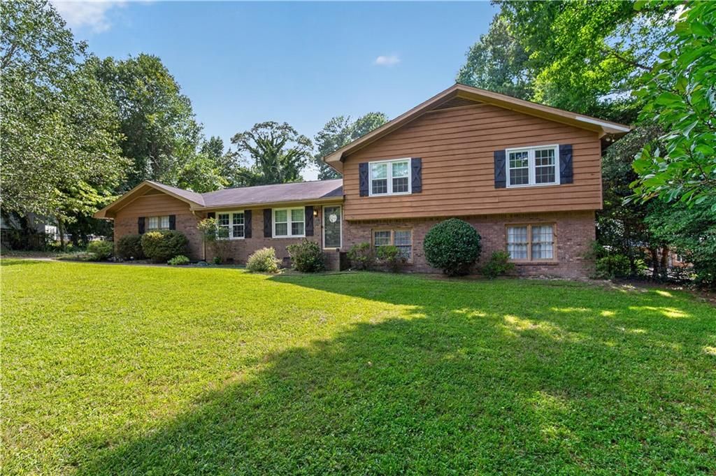 2197 Valley Creek Circle, Snellville, GA 30078