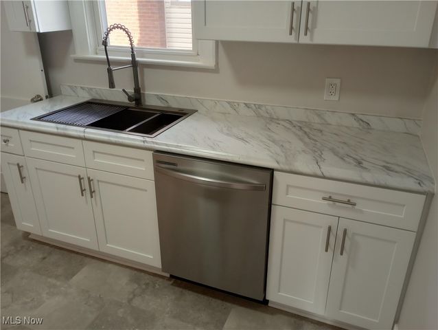 445 Beechwood Drive, Akron, OH 44320