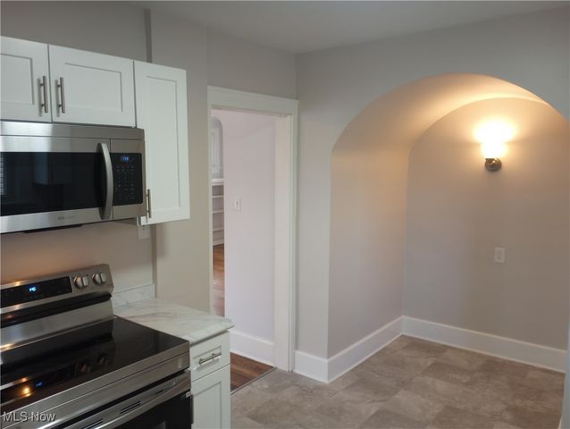 445 Beechwood Drive, Akron, OH 44320