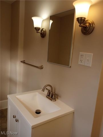 445 Beechwood Drive, Akron, OH 44320