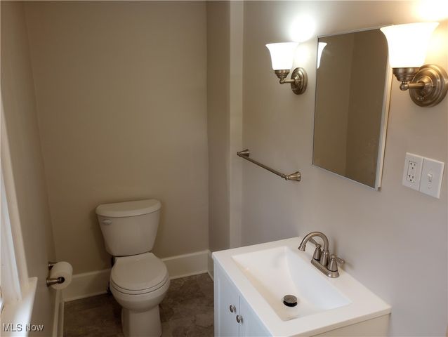 445 Beechwood Drive, Akron, OH 44320