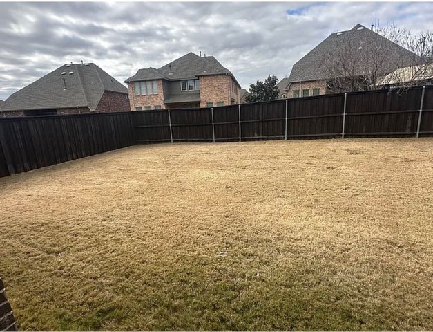 903 Red Deer Drive, Euless, TX 76039