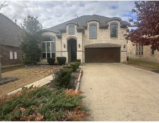 903 Red Deer Drive, Euless, TX 76039