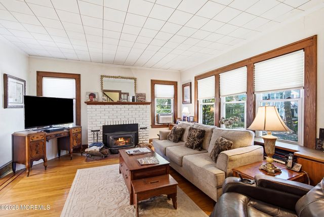 10 Norwood Court, West Long Branch, NJ 07764