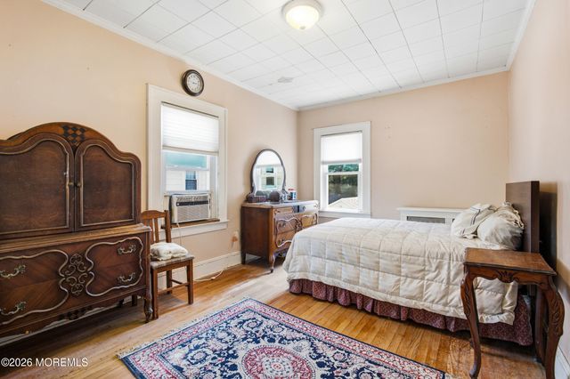 10 Norwood Court, West Long Branch, NJ 07764