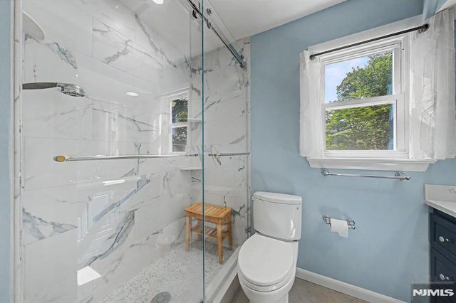 29 Minnehaha Boulevard, Oakland, NJ 07436