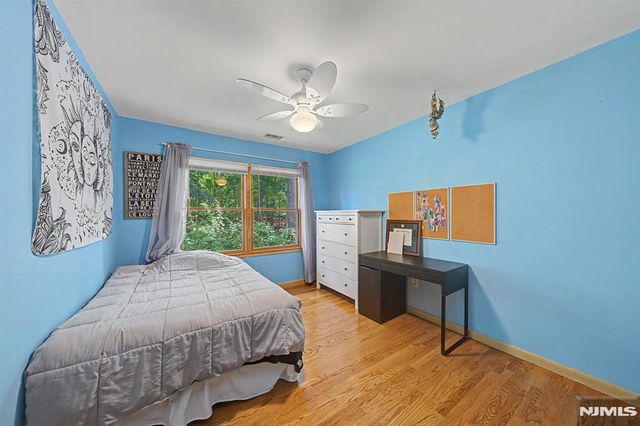 29 Minnehaha Boulevard, Oakland, NJ 07436