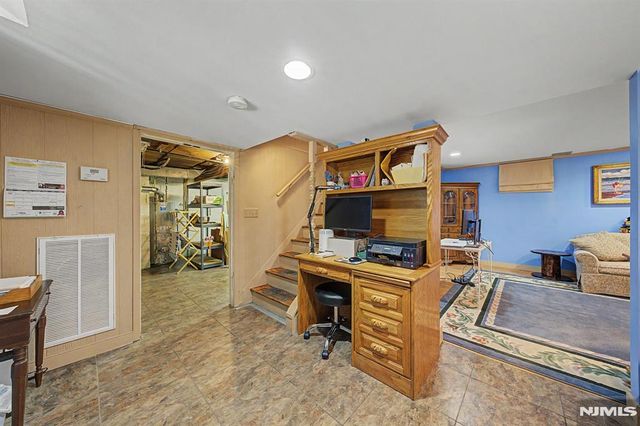 29 Minnehaha Boulevard, Oakland, NJ 07436