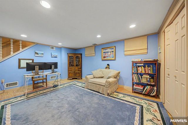 29 Minnehaha Boulevard, Oakland, NJ 07436