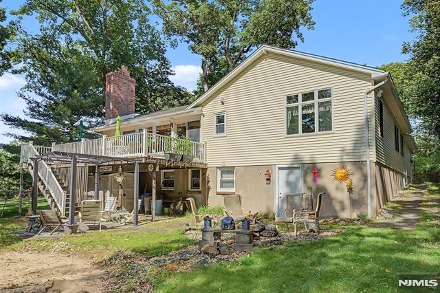 29 Minnehaha Boulevard, Oakland, NJ 07436
