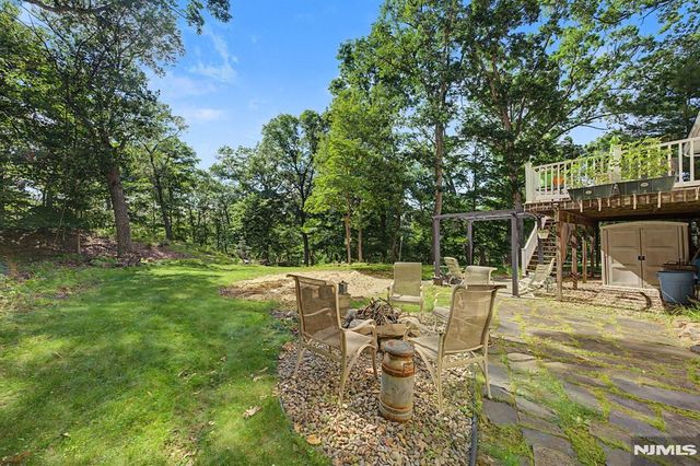 29 Minnehaha Boulevard, Oakland, NJ 07436