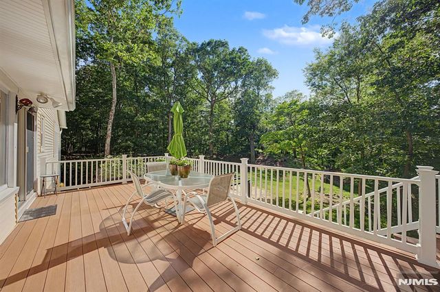 29 Minnehaha Boulevard, Oakland, NJ 07436