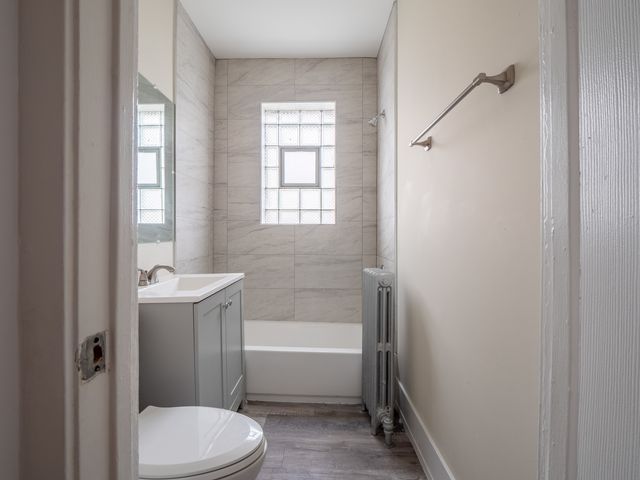 7371 N DAMEN Avenue D3, Chicago, IL 60645