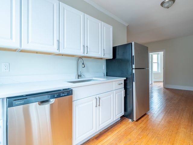 7371 N DAMEN Avenue D3, Chicago, IL 60645