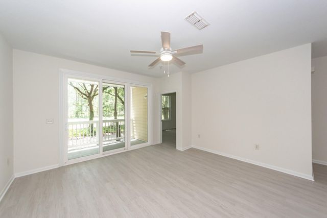 60 Fenwick Hall Allee 227, Johns Island, SC 29455