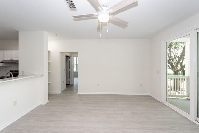 60 Fenwick Hall Allee 227, Johns Island, SC 29455