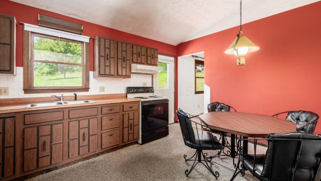 283 Dogwood Drive SE, Thornville, OH 43076