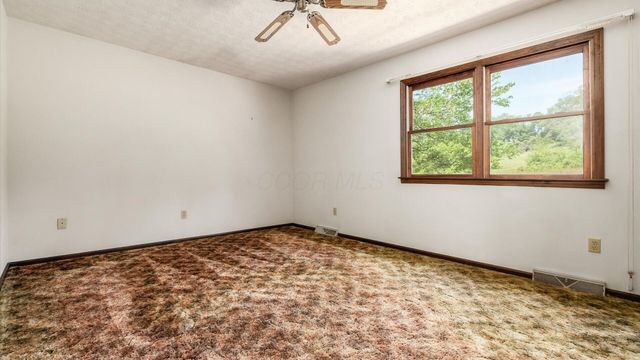 283 Dogwood Drive SE, Thornville, OH 43076
