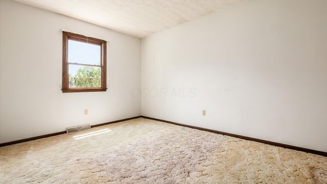 283 Dogwood Drive SE, Thornville, OH 43076