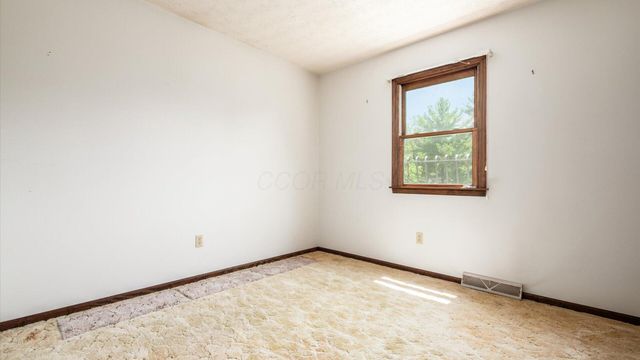 283 Dogwood Drive SE, Thornville, OH 43076
