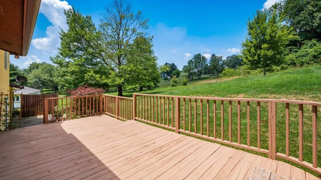 283 Dogwood Drive SE, Thornville, OH 43076