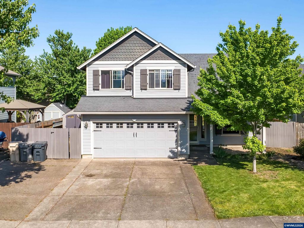 Image 1 of property listing at 274 SW Bell Dr, Dallas, OR 97338