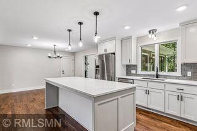1255 78th Street, Victoria, MN 55386