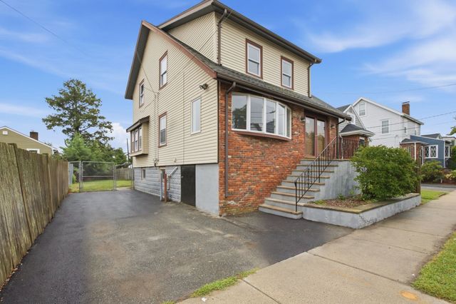 17 Witherbee Ave, Revere, MA 02151