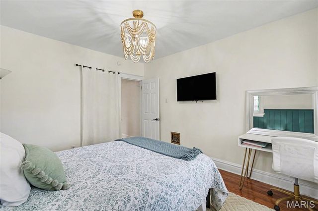 5133 Goethe Avenue, St Louis, MO 63109