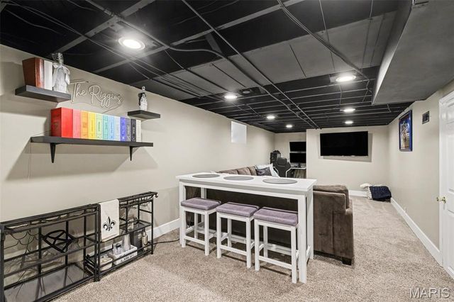 5133 Goethe Avenue, St Louis, MO 63109