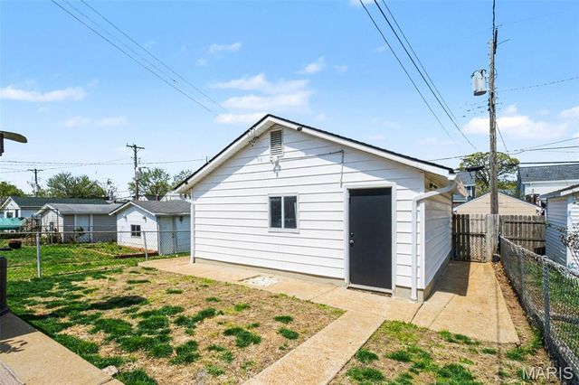 5133 Goethe Avenue, St Louis, MO 63109