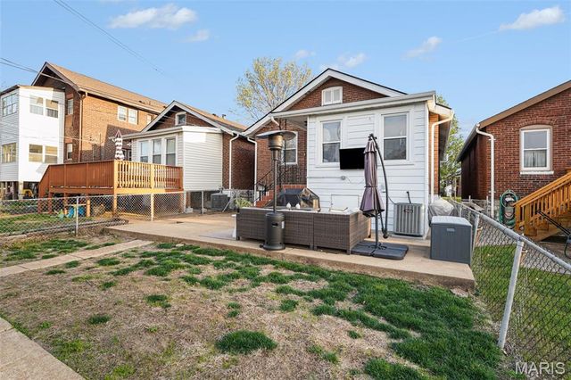 5133 Goethe Avenue, St Louis, MO 63109