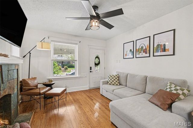 5133 Goethe Avenue, St Louis, MO 63109