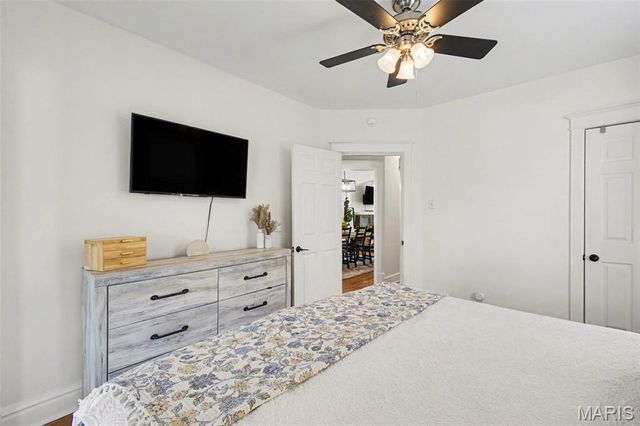 5133 Goethe Avenue, St Louis, MO 63109