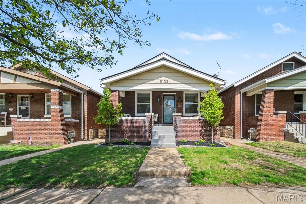 5133 Goethe Avenue, St Louis, MO 63109